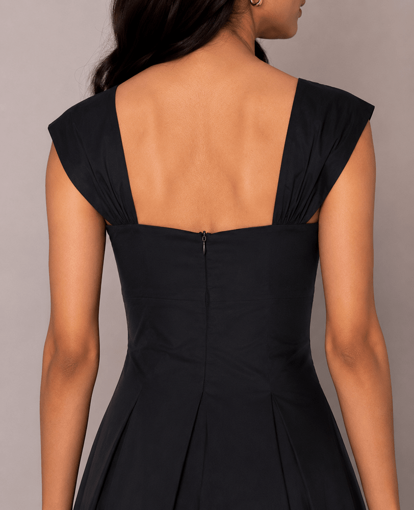 Black Pleated Maxi Dress - Mileenia