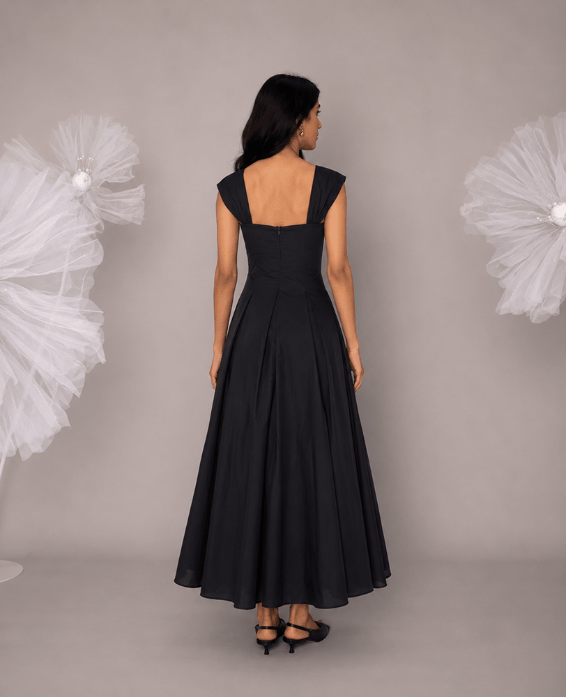 Black Pleated Maxi Dress - Mileenia