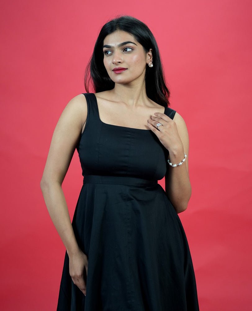 Solid Black Square Neck Dress - Mileenia